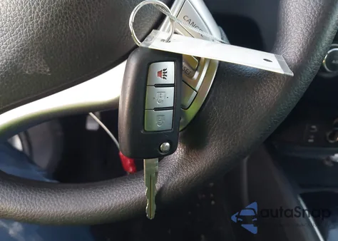 2015 Nissan Rogue S z USA, uszkodzony, nr VIN 5N1AT2MK4FC785273